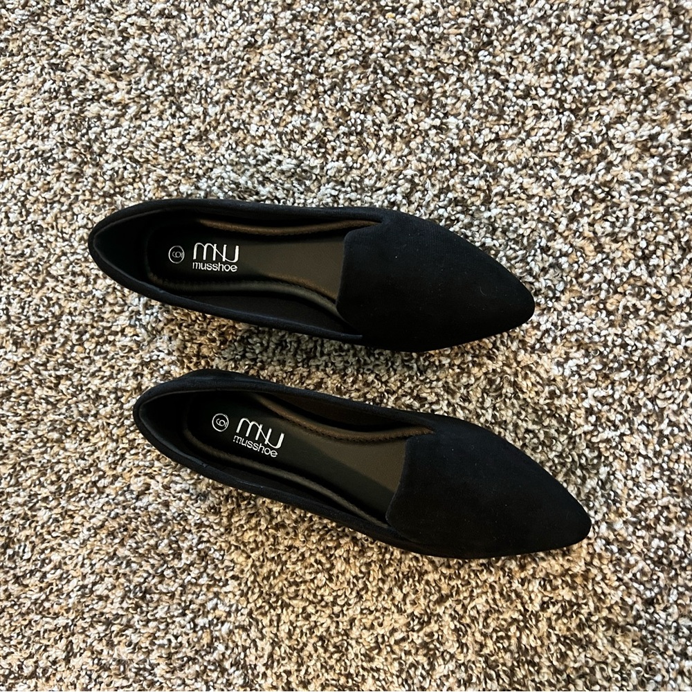 Black Women's Flats
